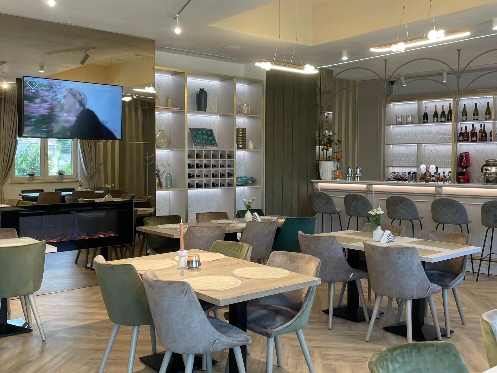 Boutique Hotel Bals المظهر الخارجي الصورة
