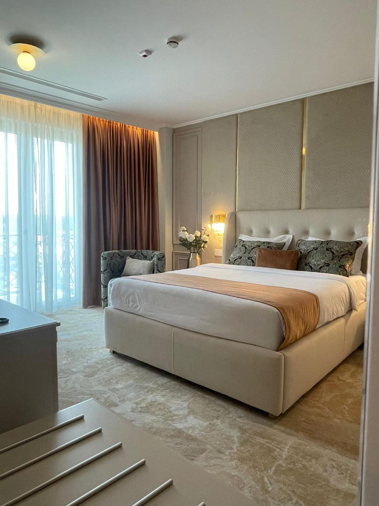 Boutique Hotel Bals المظهر الخارجي الصورة