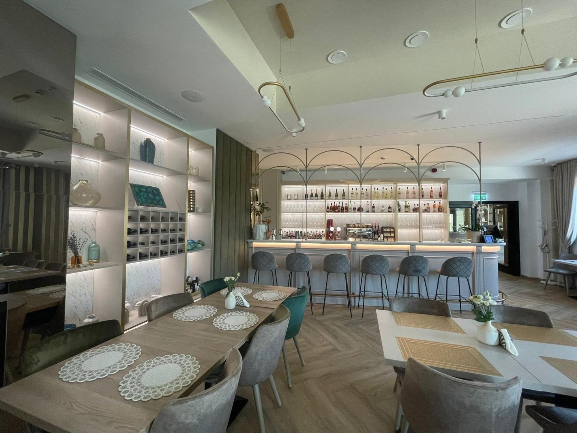 Boutique Hotel Bals المظهر الخارجي الصورة
