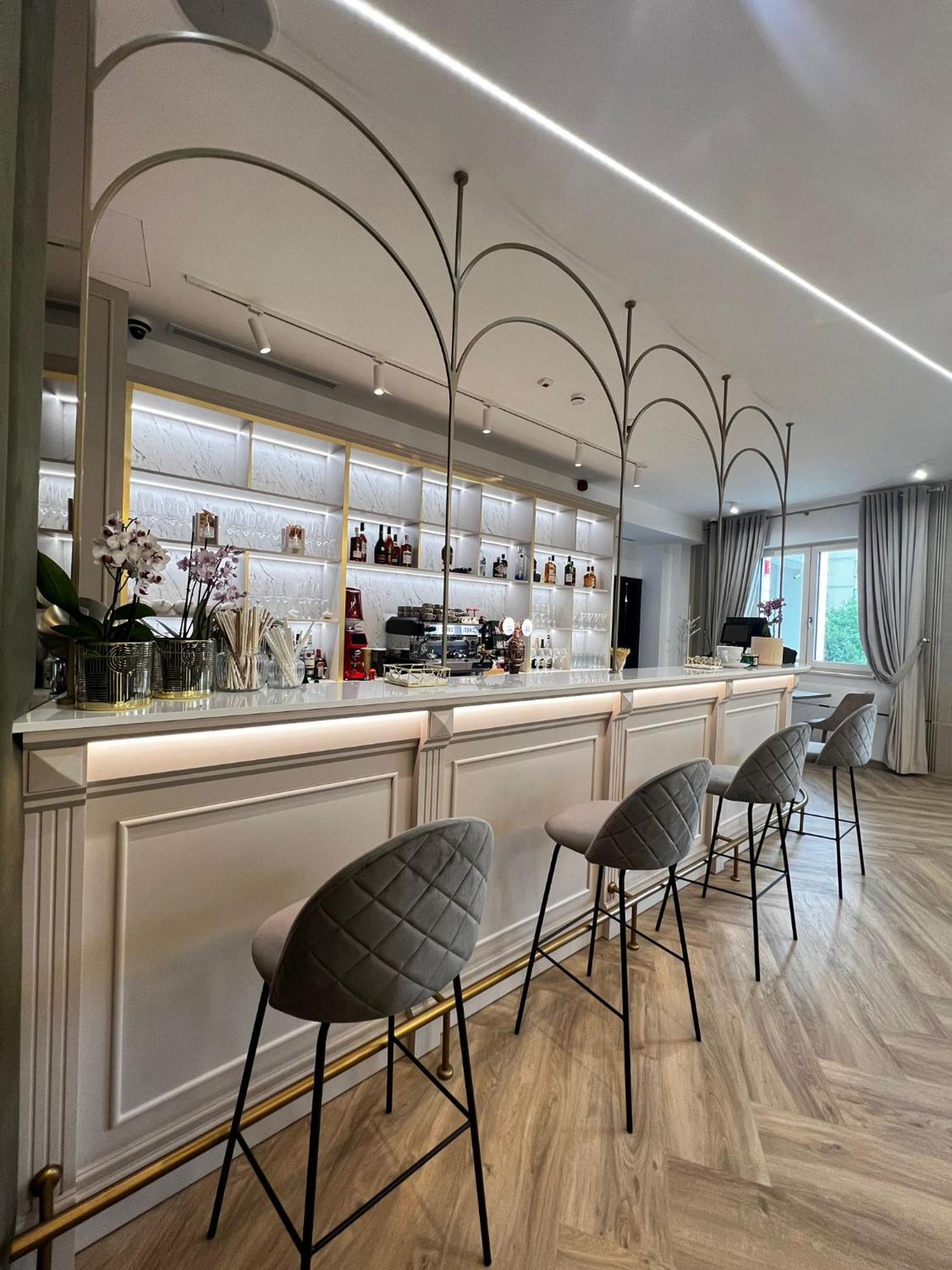 Boutique Hotel Bals المظهر الخارجي الصورة